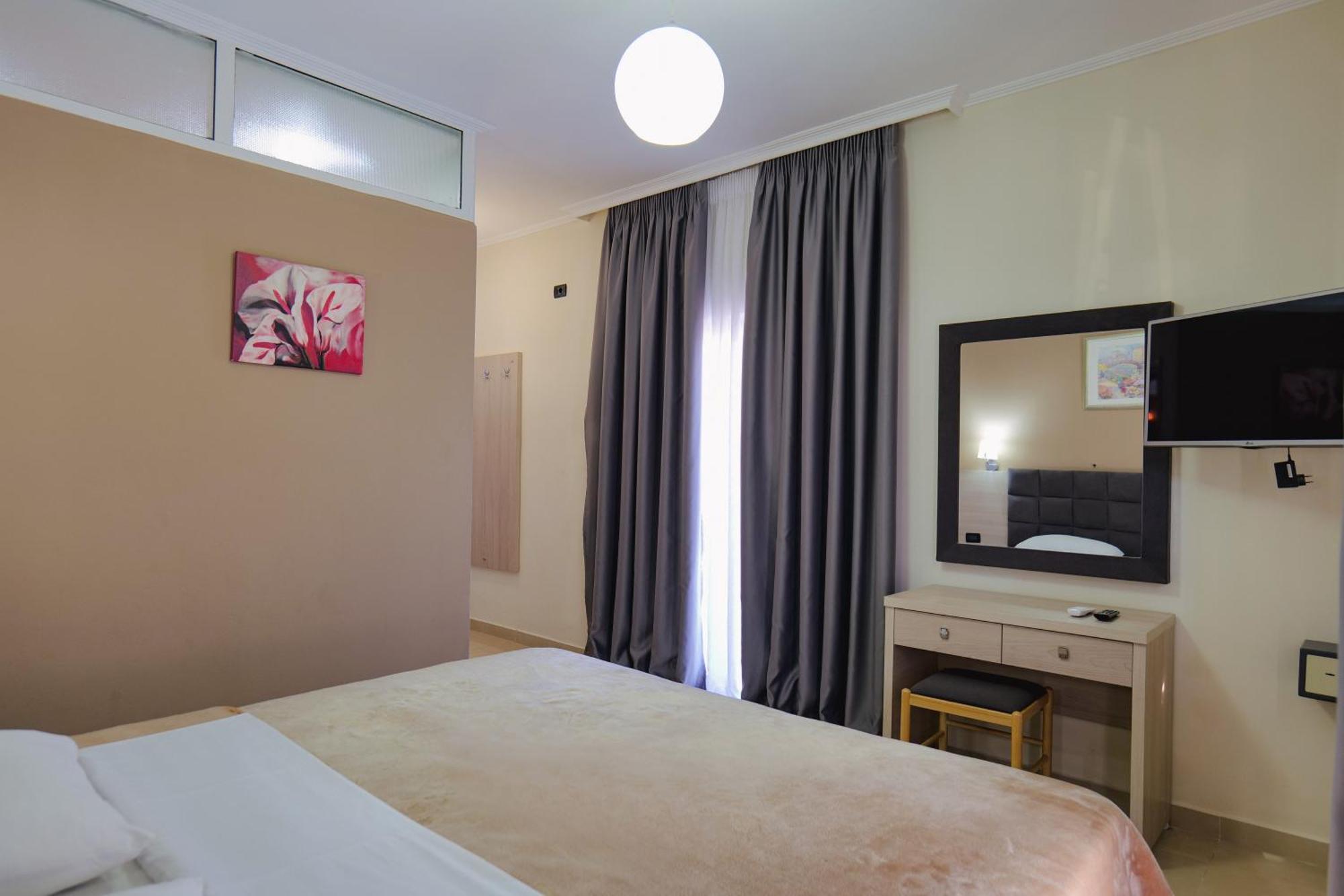 Hotel Mediterrane Sarande Luaran gambar
