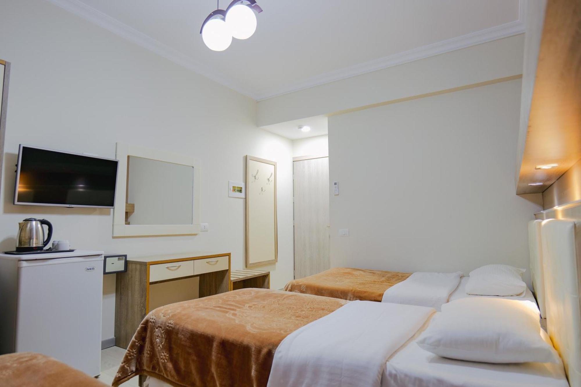 Hotel Mediterrane Sarande Luaran gambar
